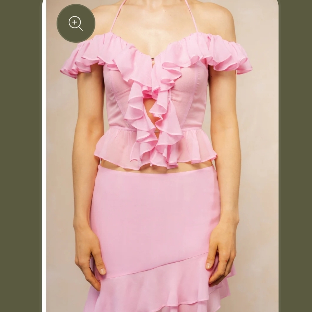 Chic Pink Ruffled Mini Skirt - Picture 3 of 5